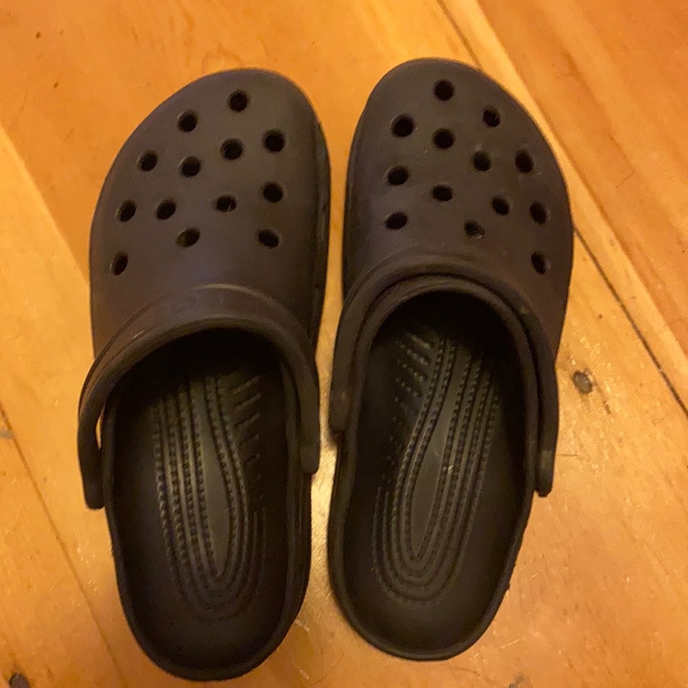 Black Crocs